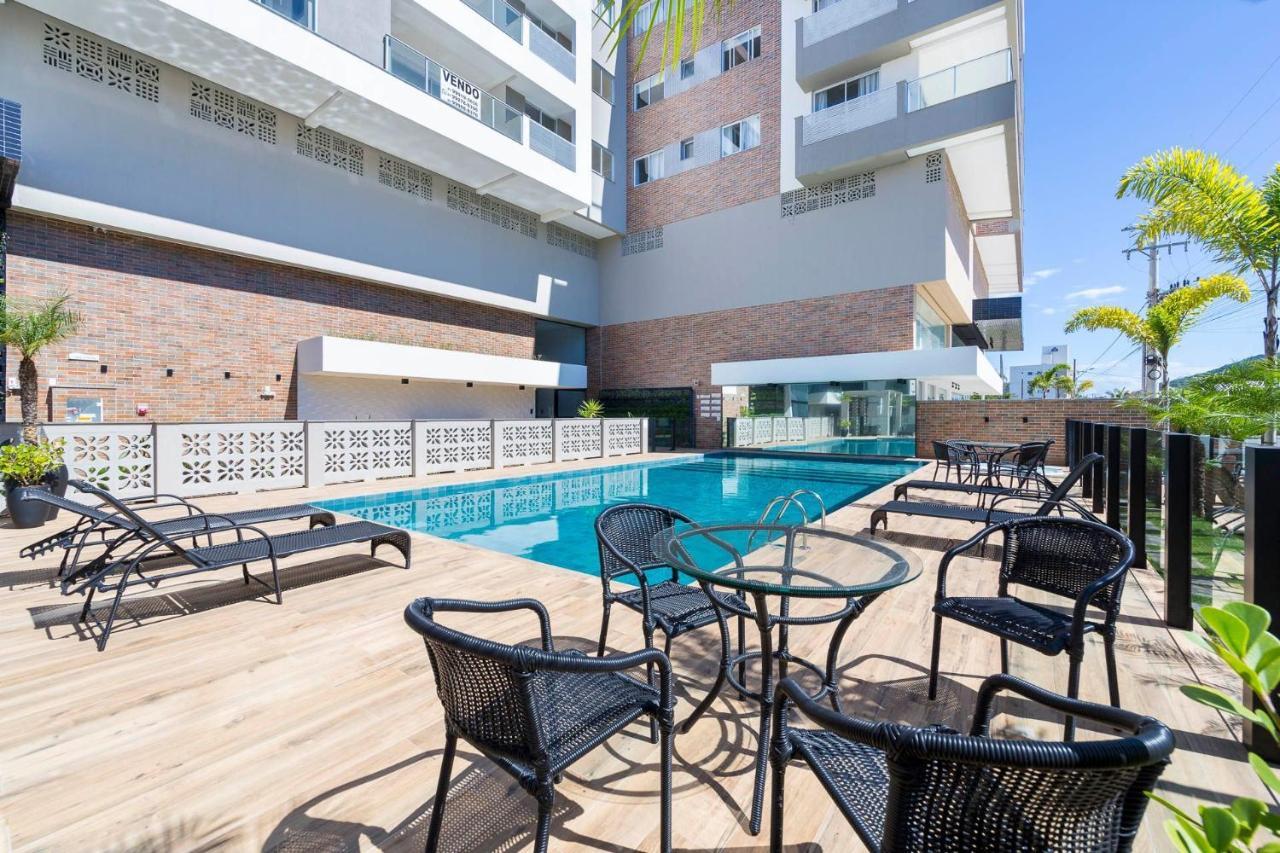 Terrazzo 602B - Cobertura duplex à poucos metros da praia de Bombas - Condomínio com piscina - Academia - Solário Bombinhas Exterior foto